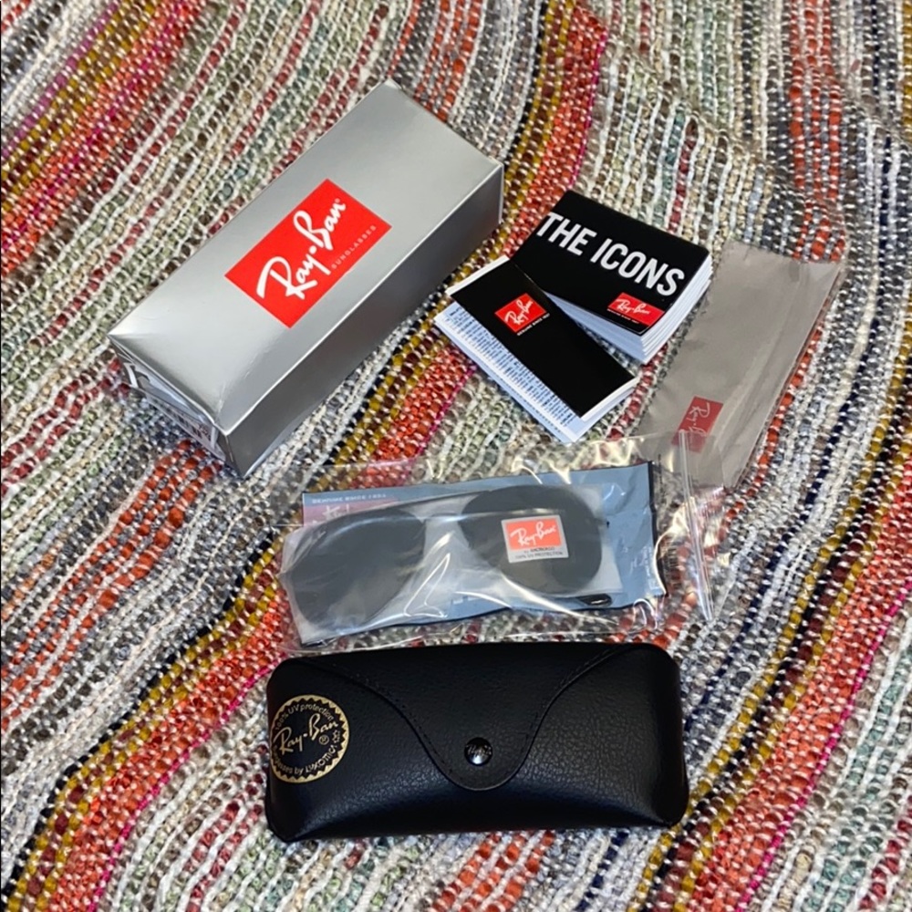 BLACK RAY BAN AVIATORS NWT!!!!